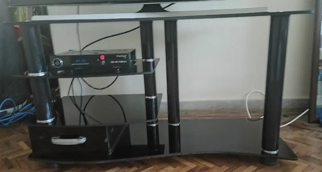 میز TV جادار میزتلویزیون حراج بدلیل جابجایی|میز تلویزیون|تهران, آذربایجان|دیوار