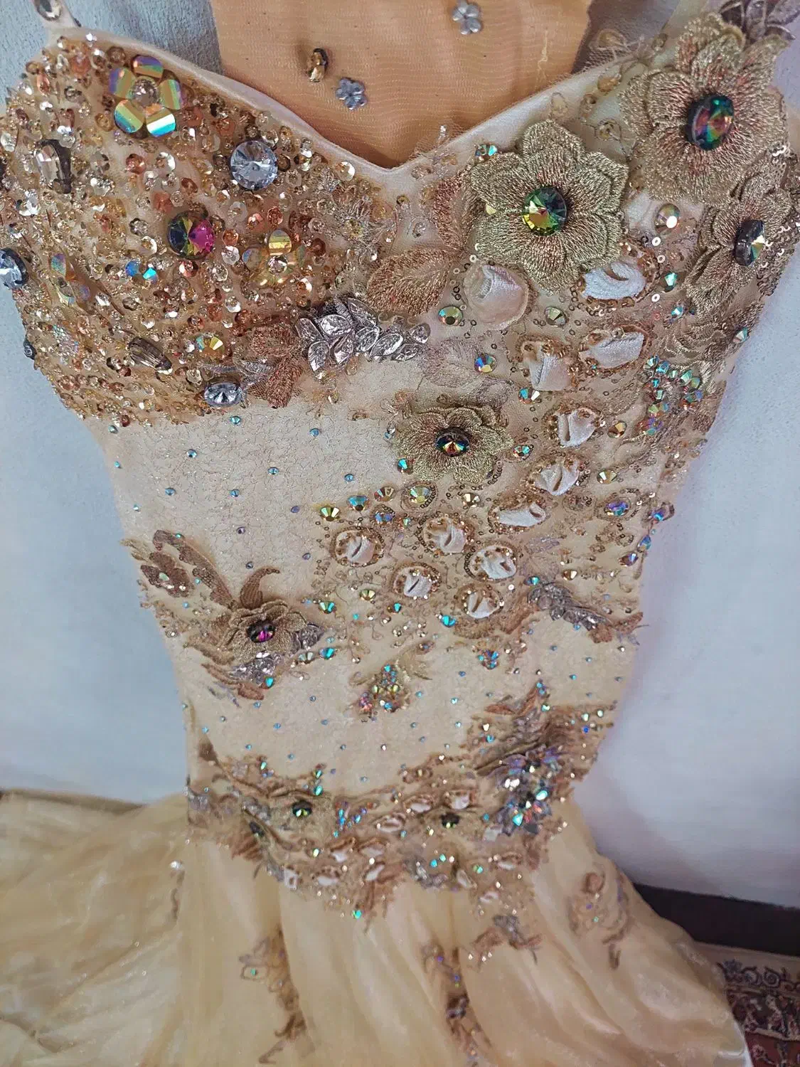 لباس مجلسی سنگدوزی|لباس|تالش, هشتپر|دیوار