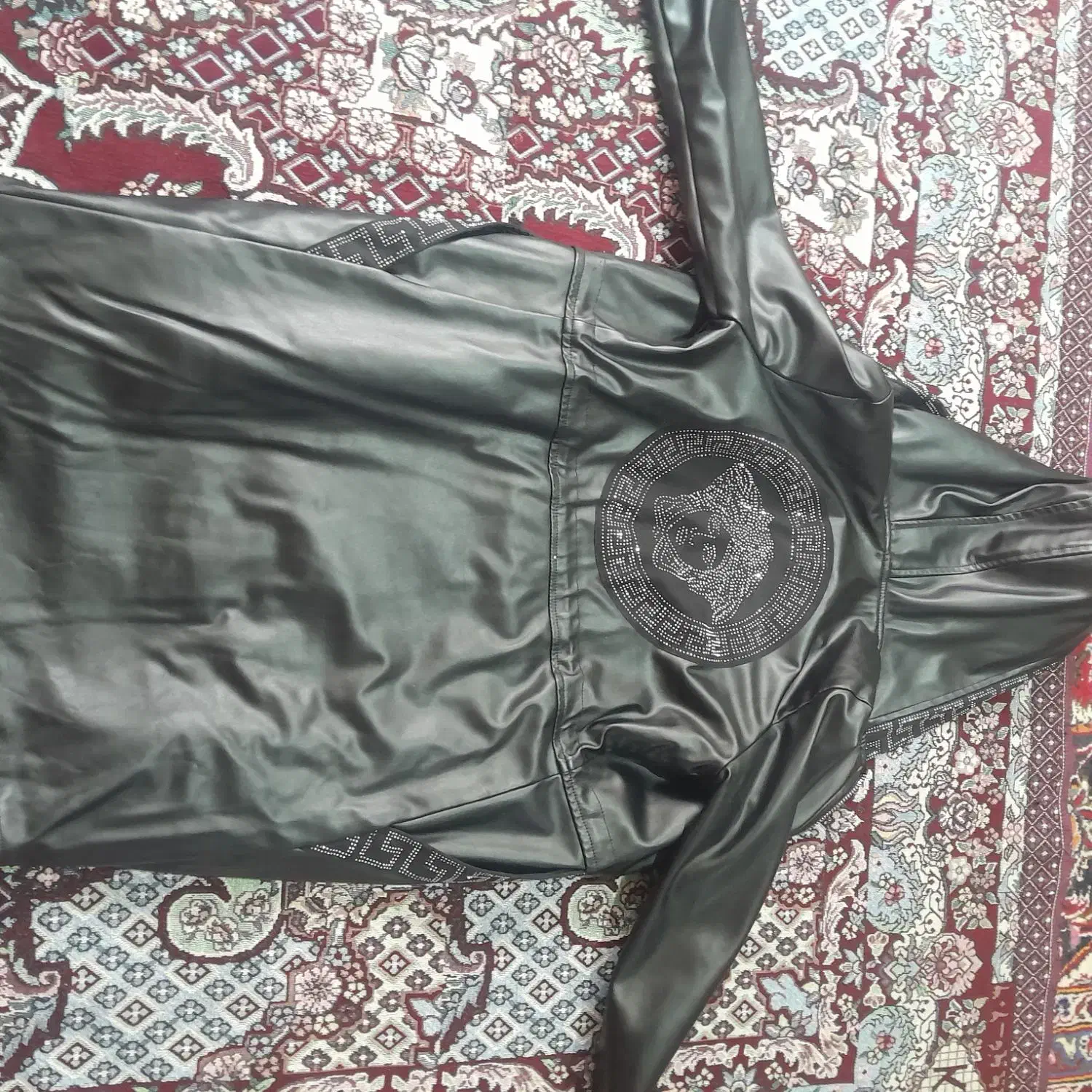 پالتو‌چرم|لباس|آذرشهر, |دیوار