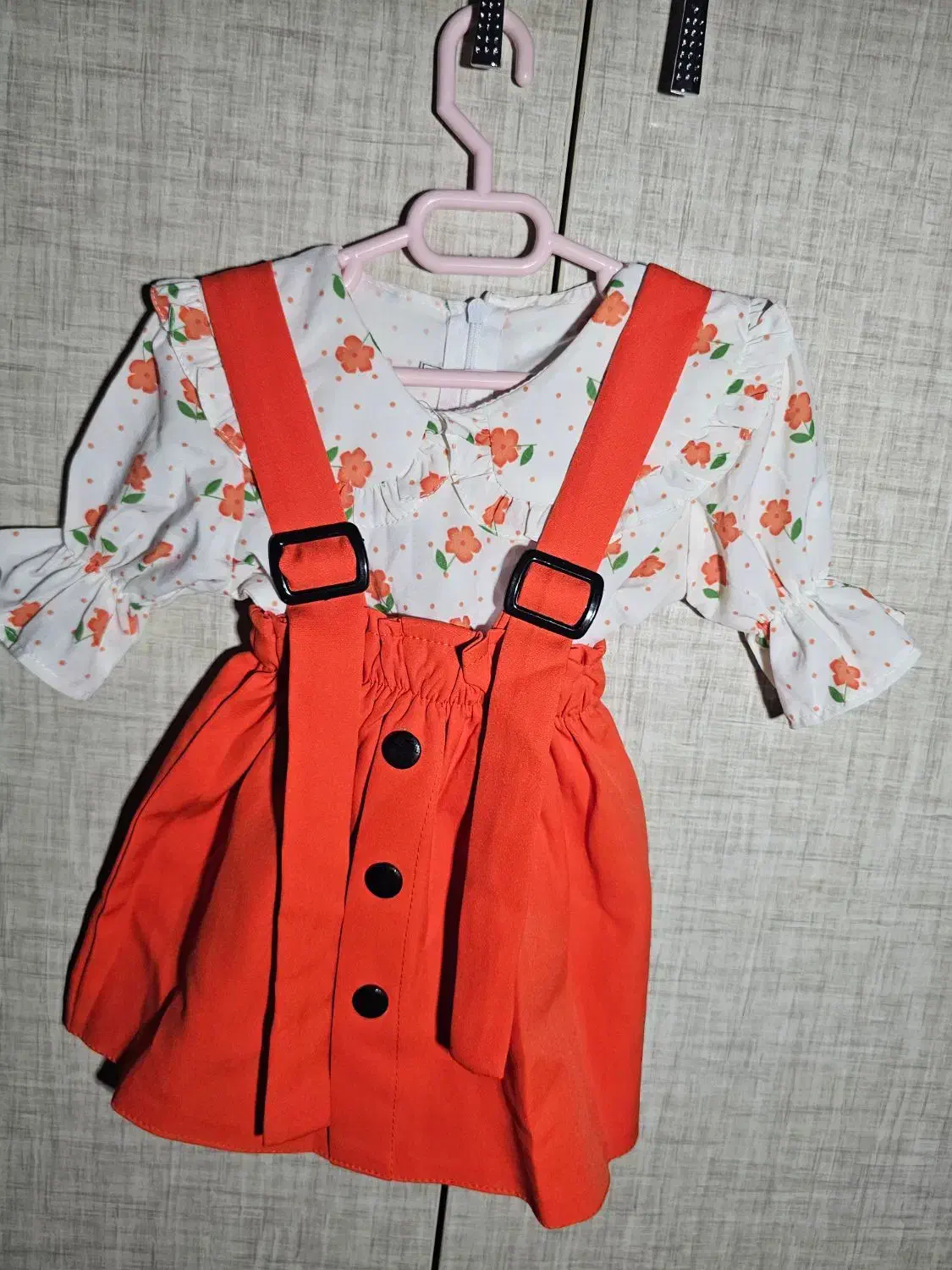 لباس های بچه گونه در حد نو|کفش و لباس بچه|رشت, جهاد|دیوار