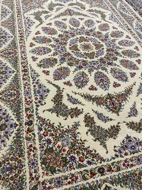 دو عدد ذرع و نیم ابریشم و چله ابریشم بافت قم|فرش|ملایر, |دیوار