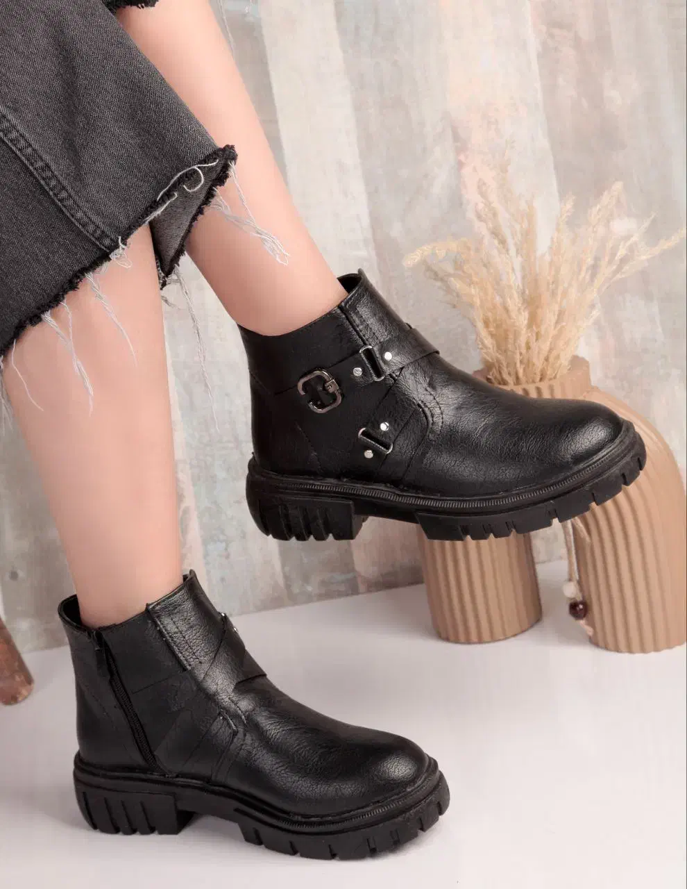 نیم بوت|کیف، کفش، کمربند|مشهد, هفت تیر (آب و برق)|دیوار