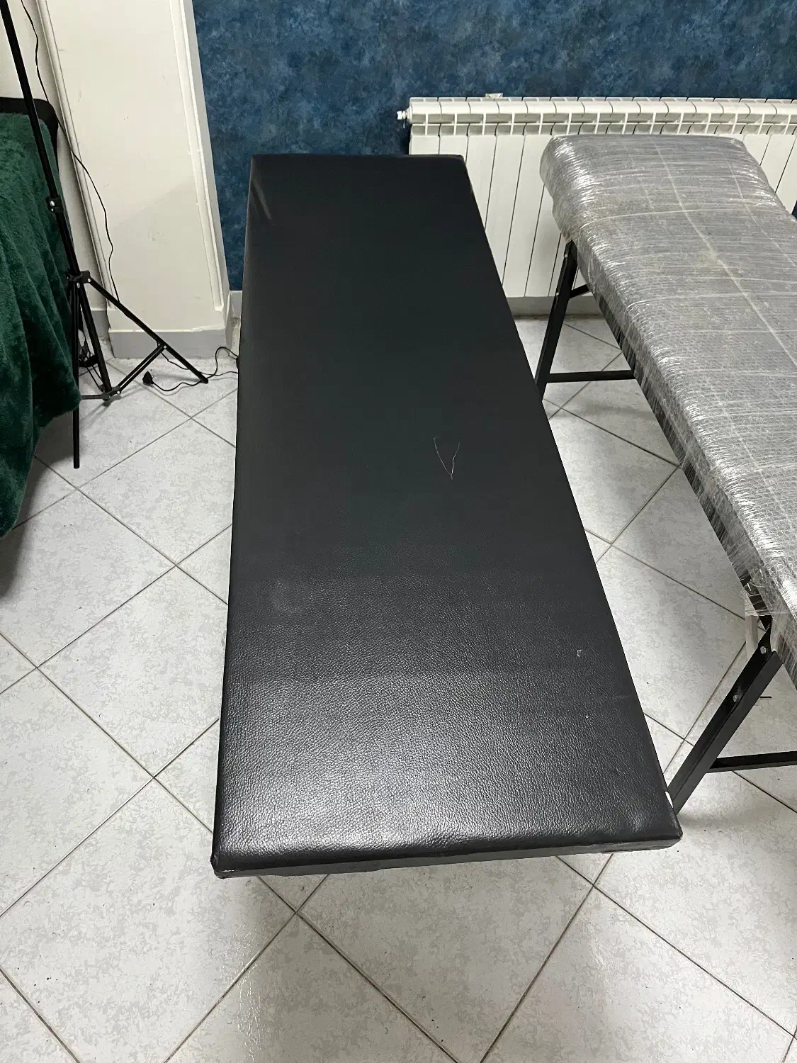 تخت مژه، اپلاسیون، تزریقات|آرایشگاه و سالن‌های زیبایی|رشت, بوسار|دیوار
