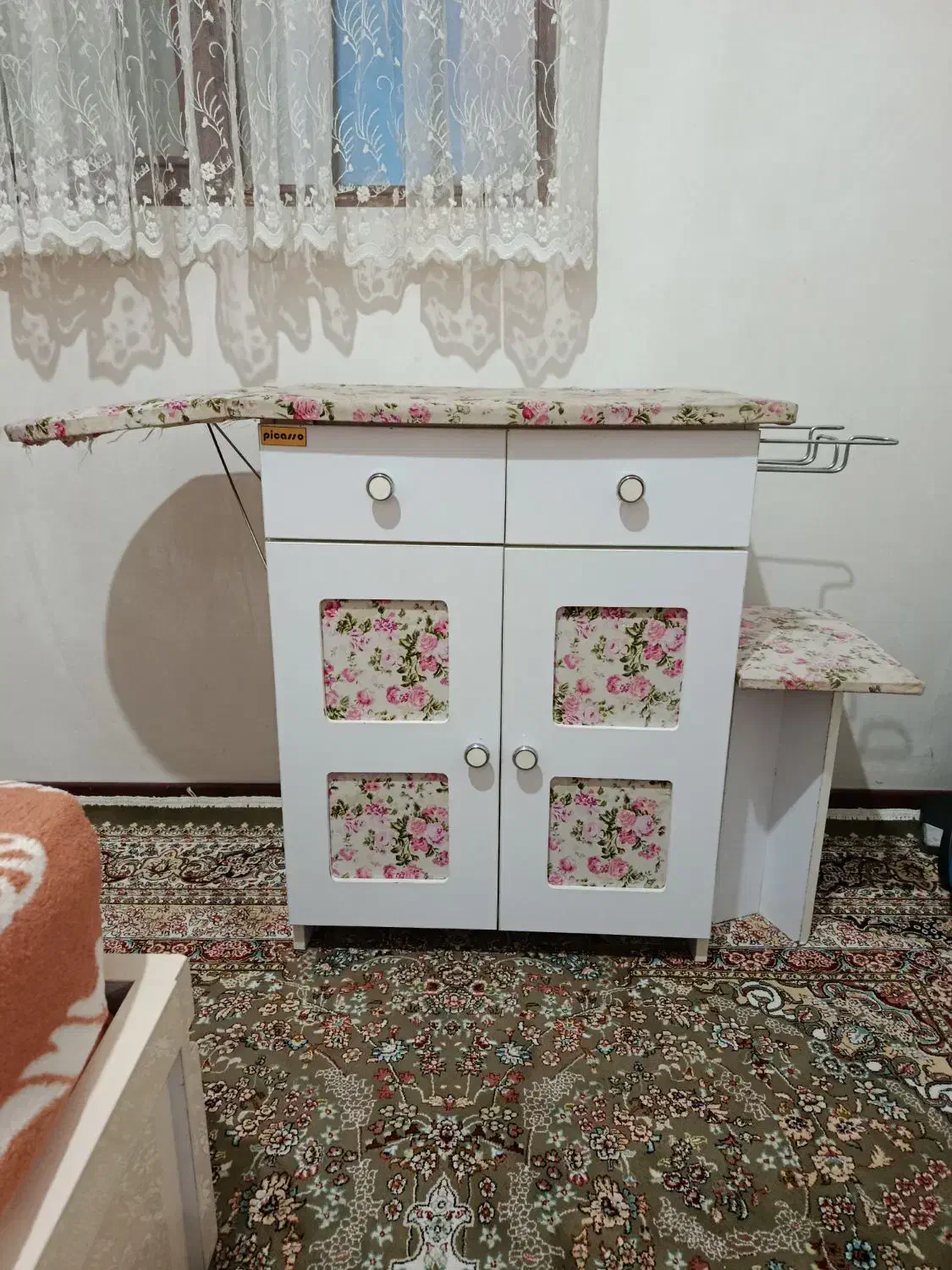 میز اتو و چرخ خیاطی|اتو و لوازم اتو|بومهن, |دیوار