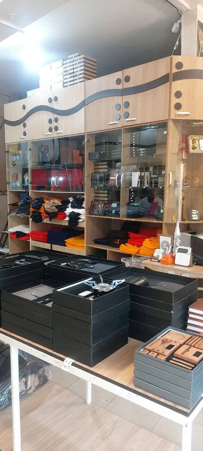 استخدام فروشنده و امور مغازه ( آقا )|استخدام بازاریابی و فروش|شیراز, بازار|دیوار