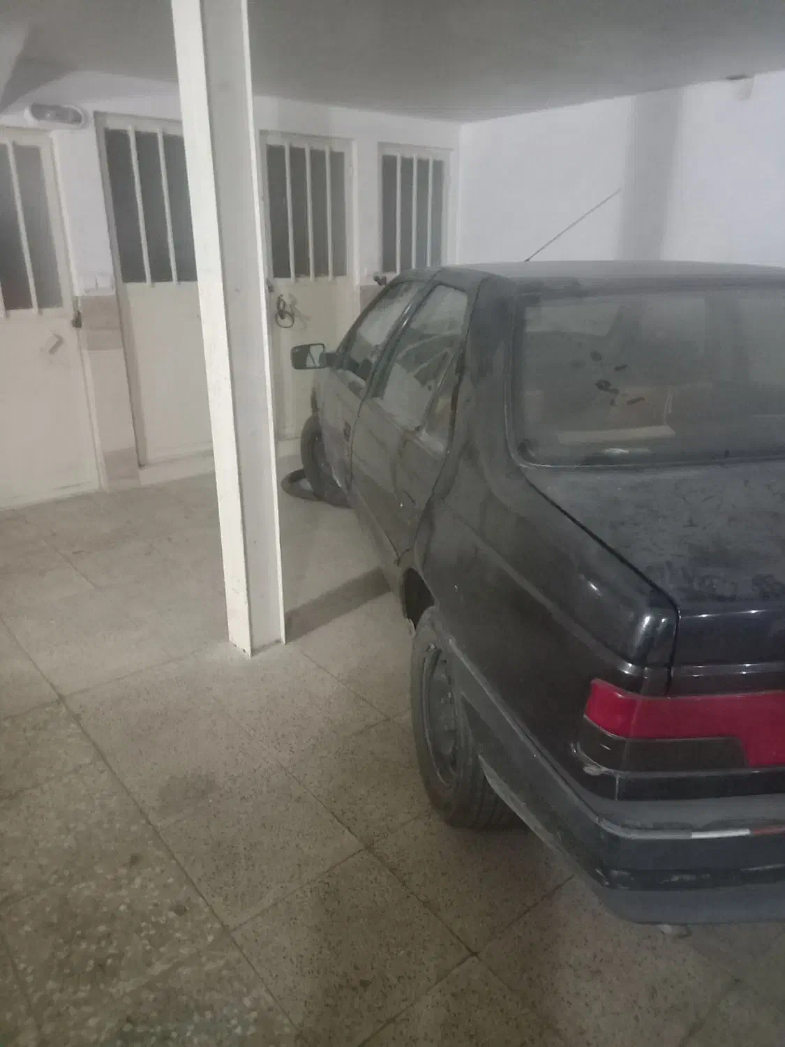 پژو۴۰۵ مدل ۸۱|خودرو سواری و وانت|تهران, صادقیه|دیوار