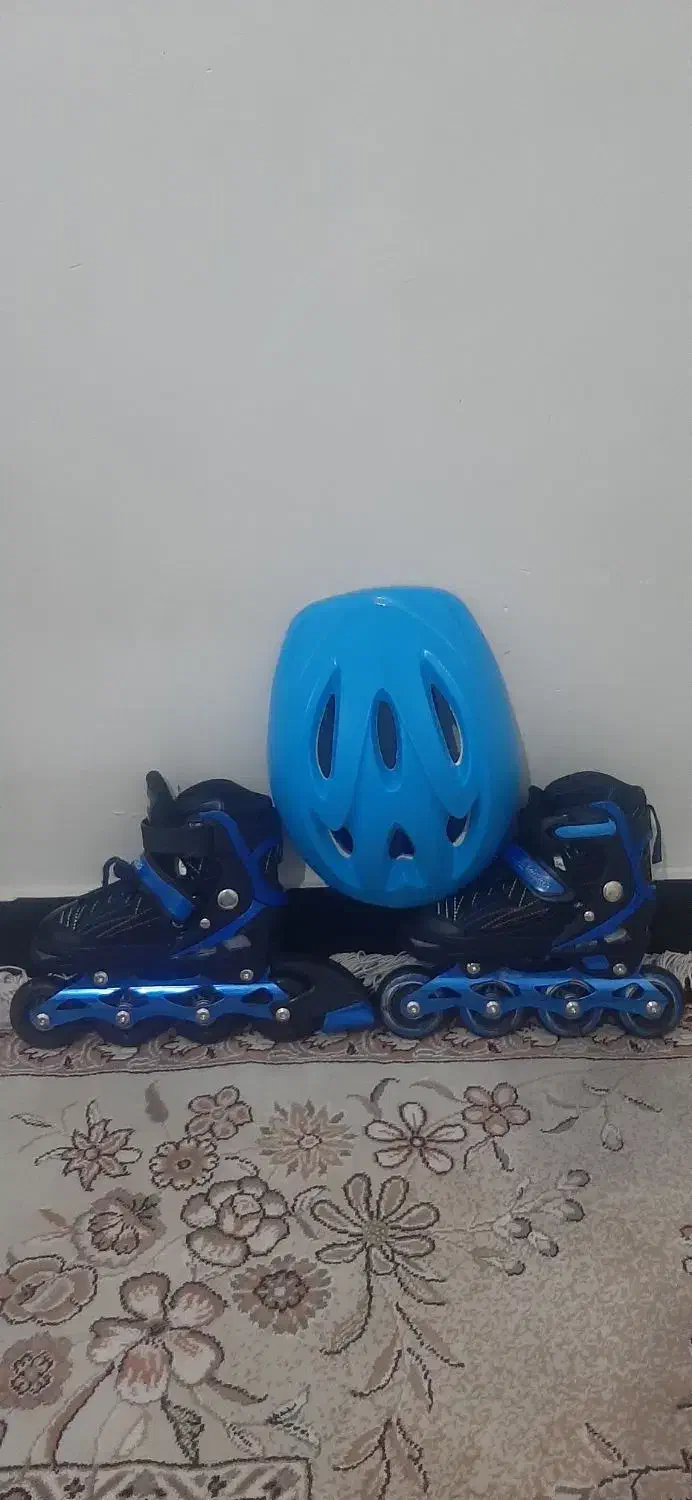 یک جفت اسکیت نو و سالم برمن|دوچرخه، اسکیت، اسکوتر|دورود, |دیوار