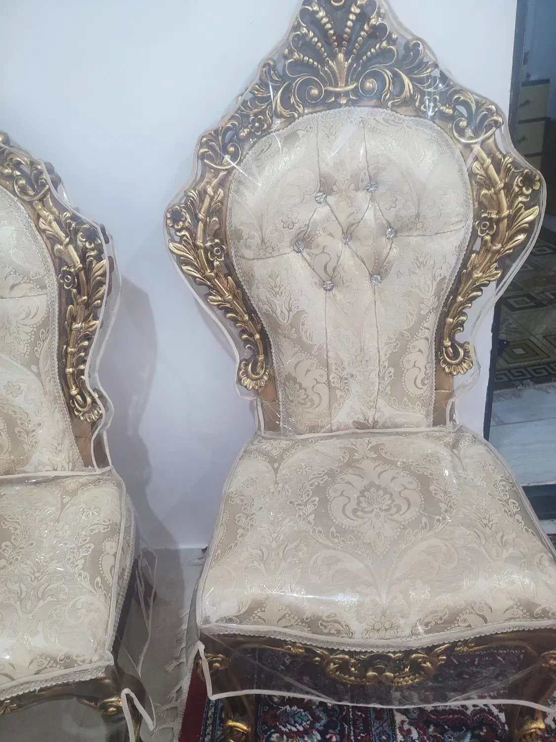 مبل استیل 9نفره همراه باسه عدد جلو مبلی|مبلمان خانگی و میز عسلی|رشت, نخودچر|دیوار