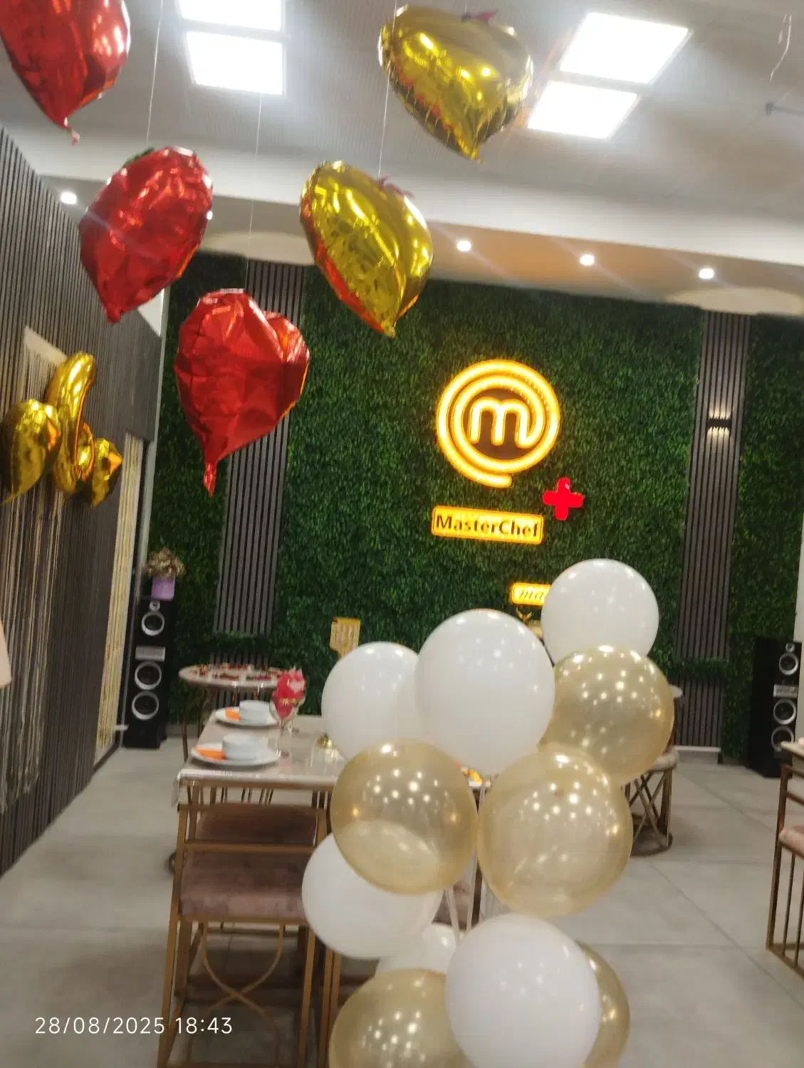 درخواست کمک آشپز وسالن کار|استخدام خدمات فروشگاه و رستوران|سهند, |دیوار