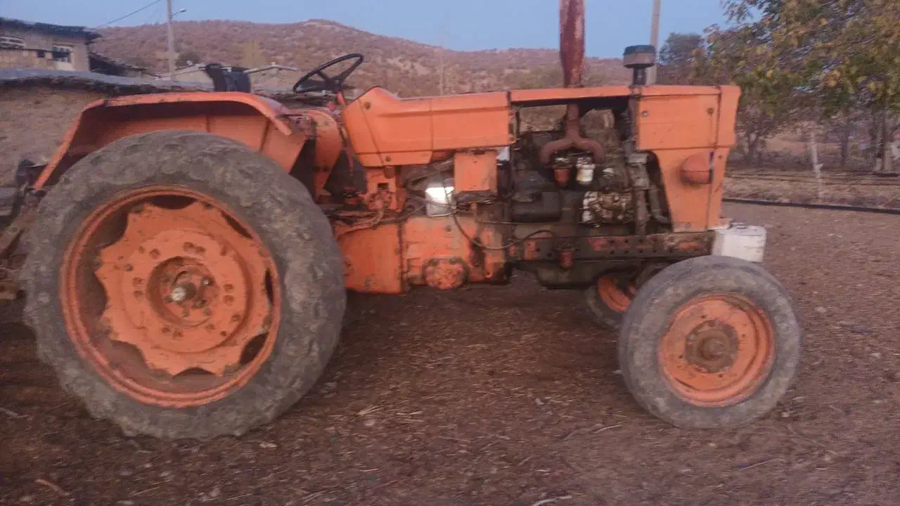 رومانی|خودرو سنگین|پاپی, |دیوار