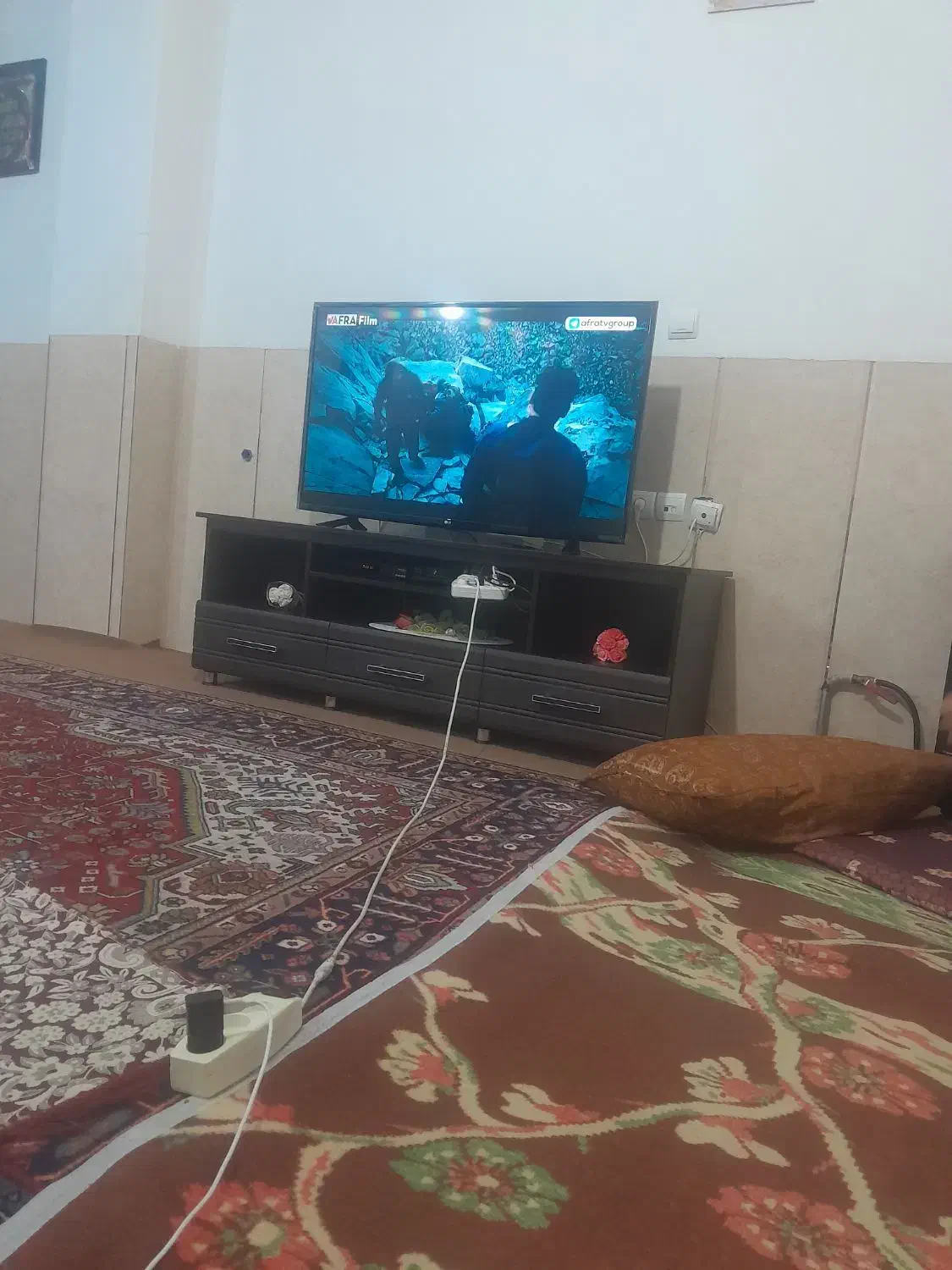 تلویزیون سامسونگ ۴۰ اینچ درحدنو|تلویزیون و پروژکتور|سلماس, |دیوار