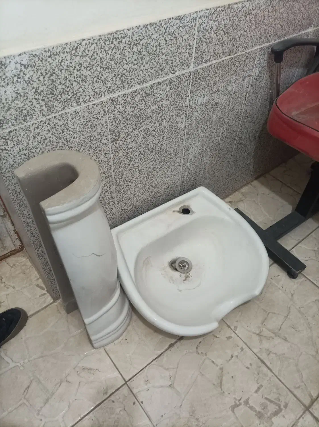 صندلی و سرشور|آرایشگاه و سالنهای زیبایی|تربت جام, شهرک معلم|دیوار