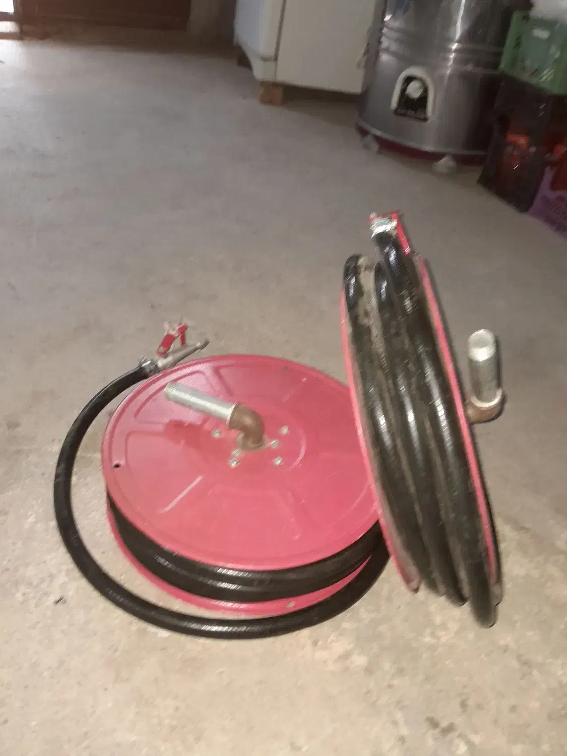 دو حلقه شلنگ اتشنشانی|ابزارآلات|کنگاور, |دیوار