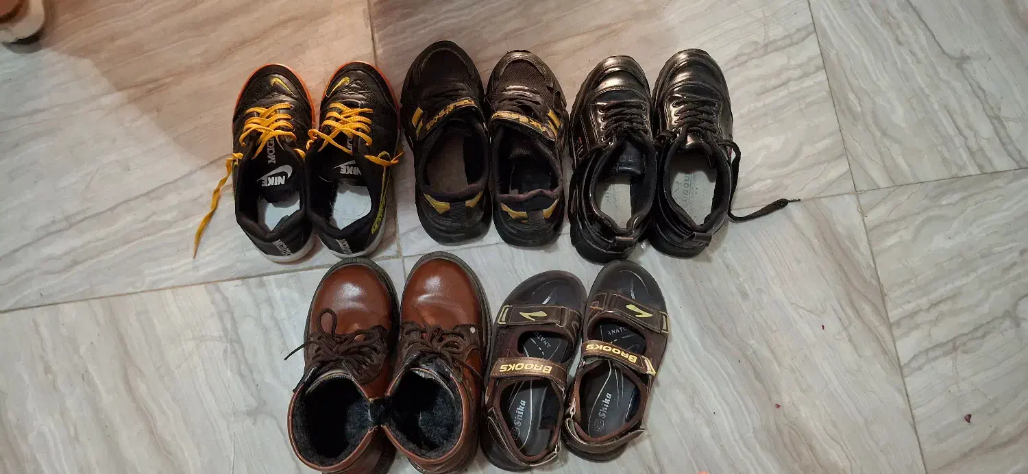 تعدادی کفش بچه گانه|کفش و لباس بچه|سراب, |دیوار