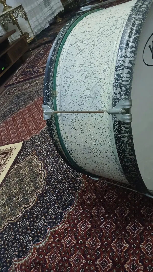 طبل|درام و پرکاشن|خوی, |دیوار