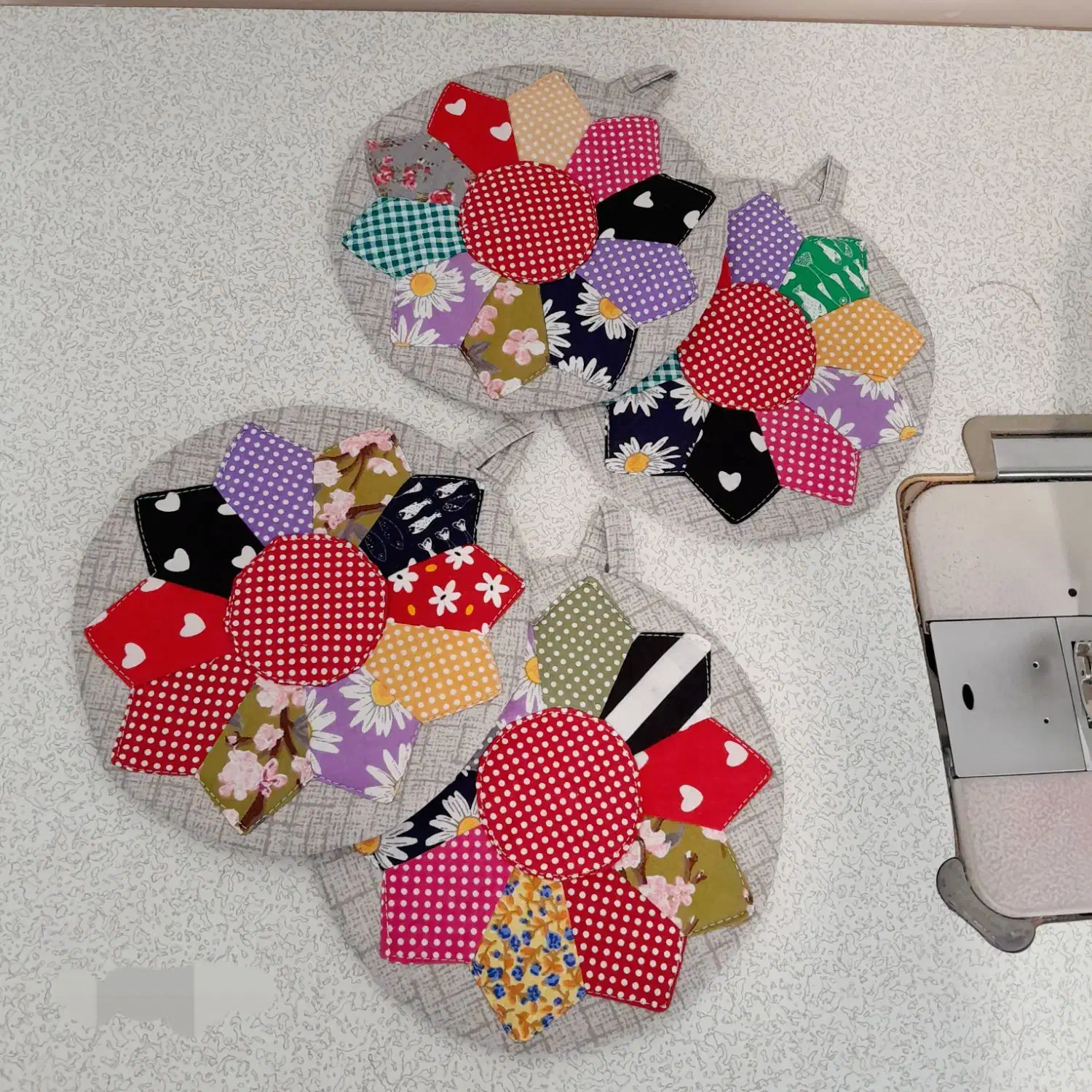 زیر قابلمه و دستگیره چهل تیکه|سفره، حوله، دستمال آشپزخانه|دامغان, |دیوار