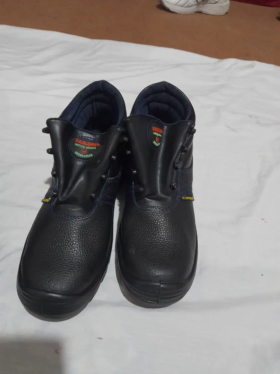 بادگیر و کفش کار|کیف، کفش، کمربند|بجنورد, |دیوار