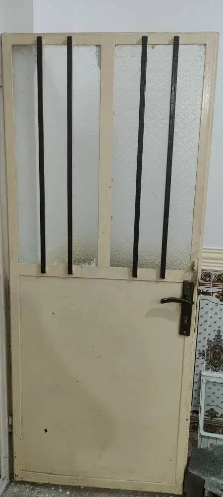 درب آهنی تمیز بدون پوسیدگی|مصالح و تجهیزات ساختمان|اهواز, کوی علوی|دیوار