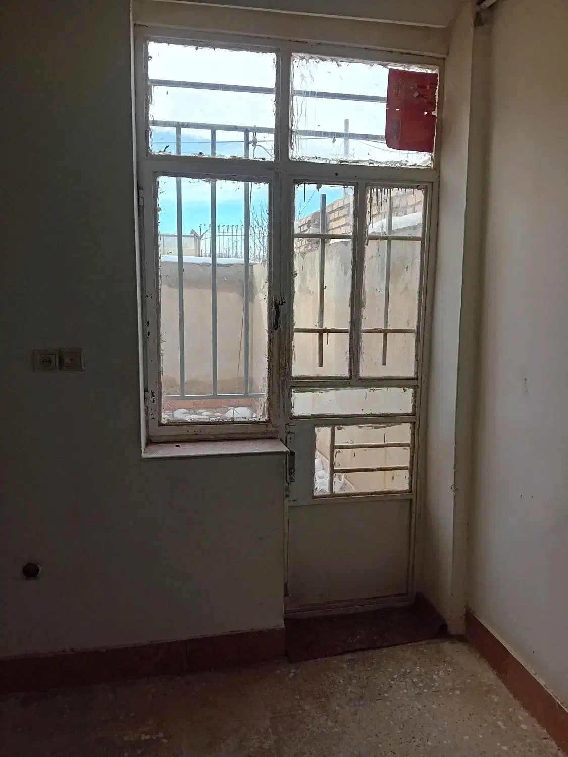 درب وپنجره|مصالح و تجهیزات ساختمان|گلبهار, شهر جدید گلبهار|دیوار