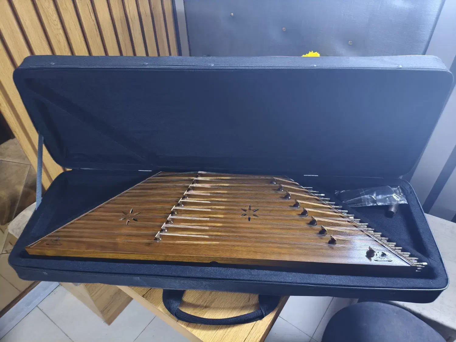 سنتور توسلی|سازهای سنتی|ساری, |دیوار