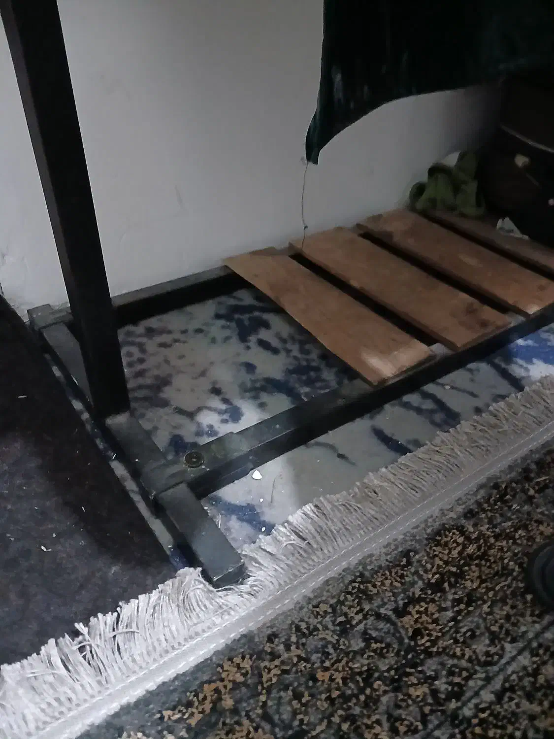 رگال فلزی و چوبی ترکیبی|بندرخت و رختآویز|مشهد, چهارچشمه|دیوار