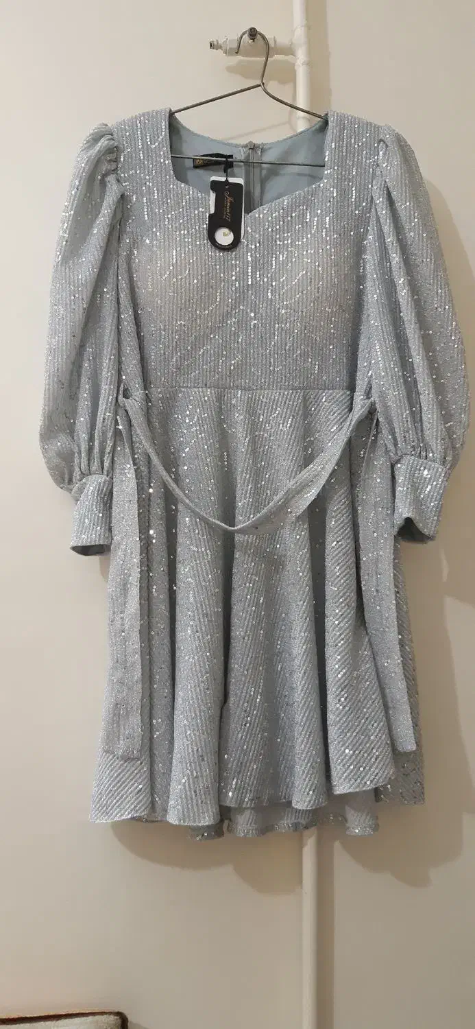 لباس مجلسی|لباس|ری, جوانمرد قصاب|دیوار