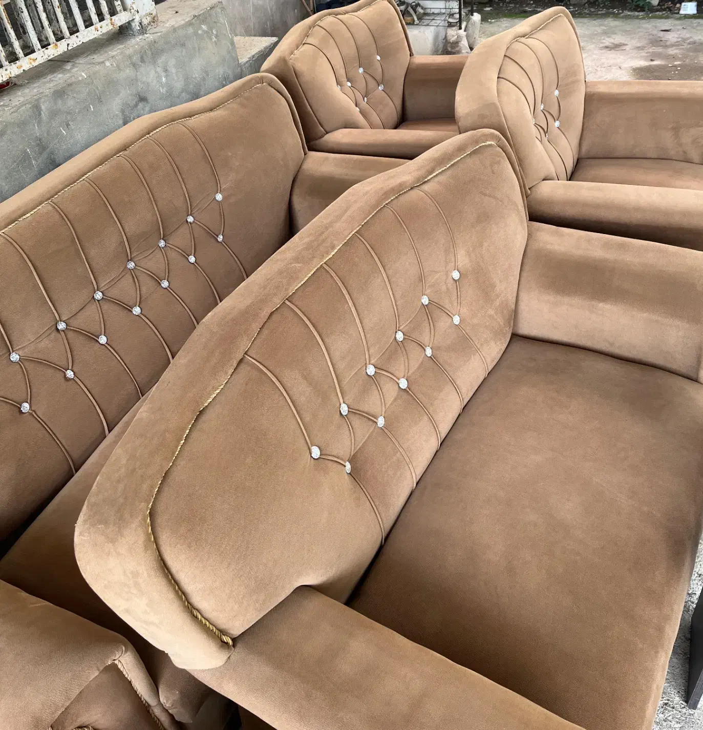 مبل ۷نفره|مبلمان خانگی و میز عسلی|لاهیجان, کوی خزر|دیوار