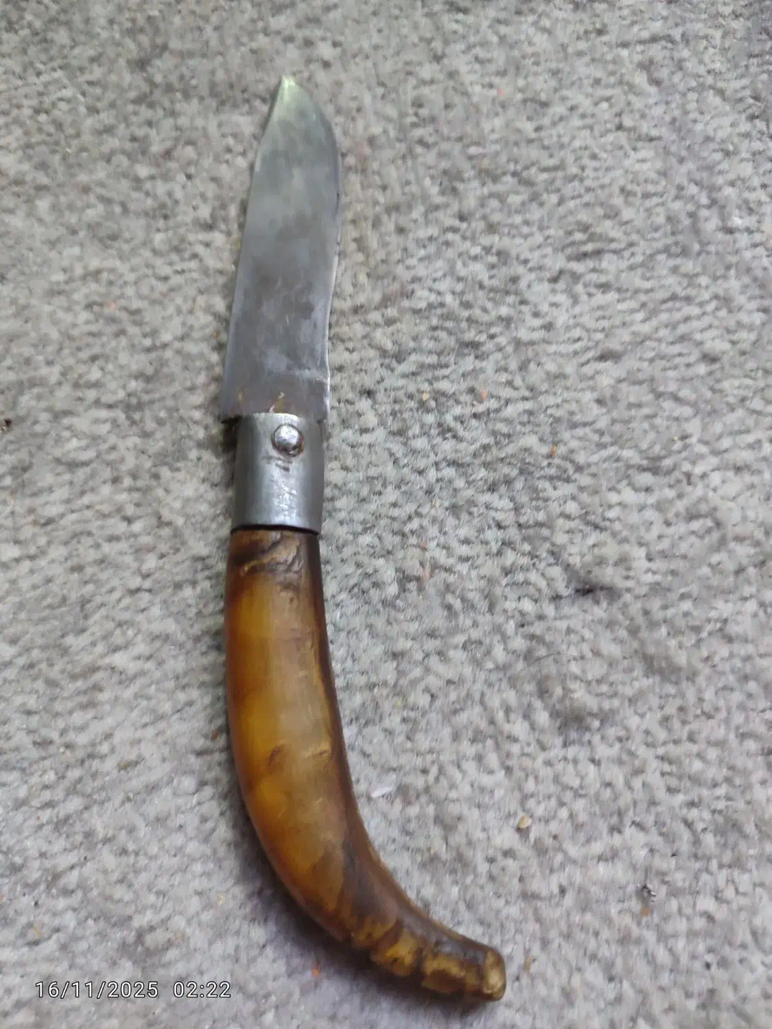 چاقو قدیمی دسته شاخ|کلکسیون اشیاء عتیقه|چناران, |دیوار