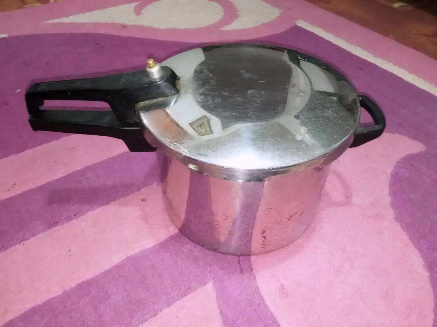 زود پز|ظروف پختوپز|فولادشهر, B1|دیوار