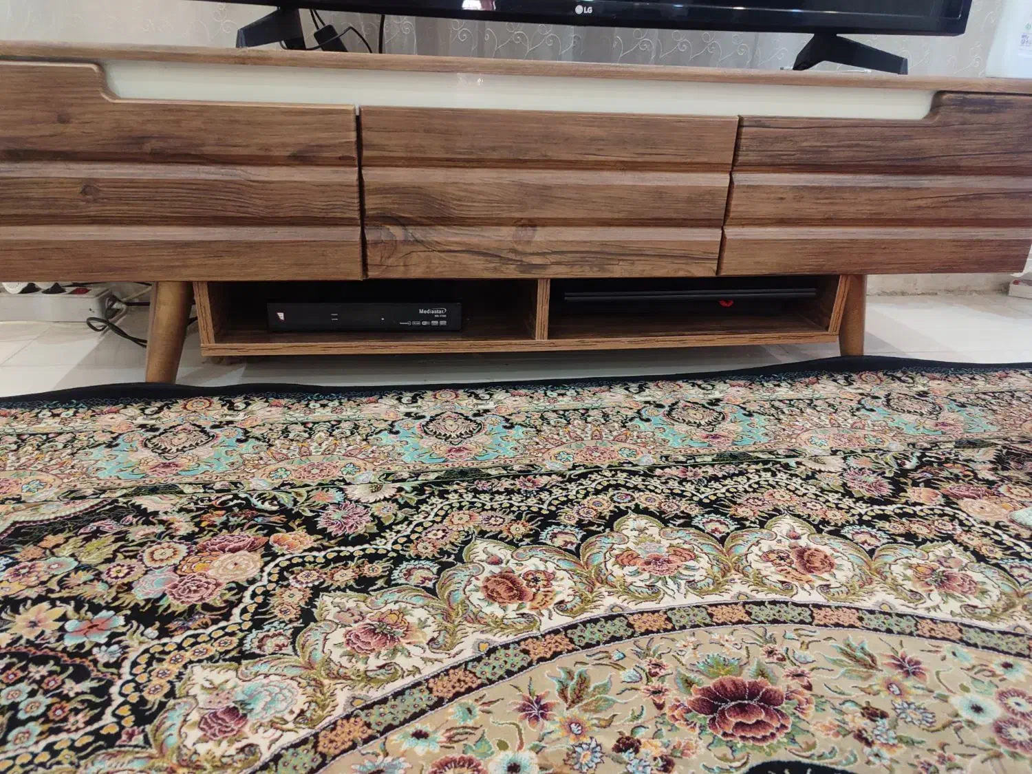 میز تلویزیون قیمت ۳تومان|میز تلویزیون|شیراز, دینکان|دیوار