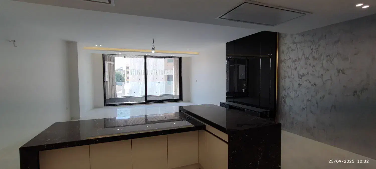 آپارتمان ۱۳۴ متری /باغ زرشک /کلیدنخورد|فروش آپارتمان|اصفهان, باغ زرشک|دیوار