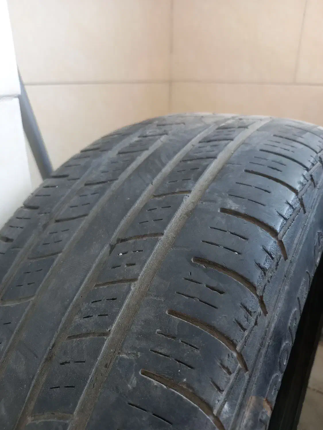 لاستیک پهن  رونیکا|قطعات یدکی و لوازم جانبی|اسلام‌شهر, شهرک قائمیه|دیوار