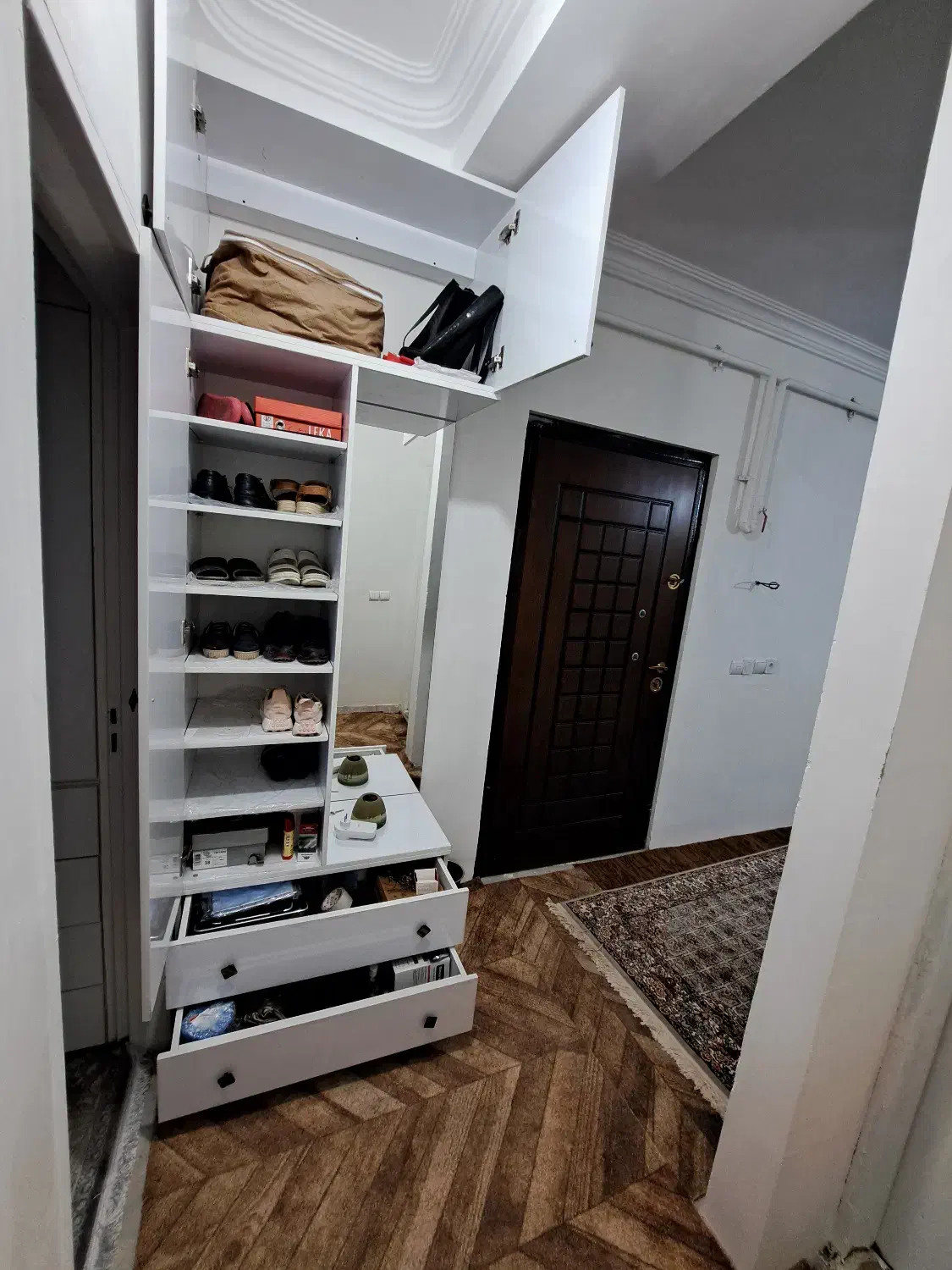 جاکفشی|جاکفشی، کمد، دراور|بندر گز, |دیوار