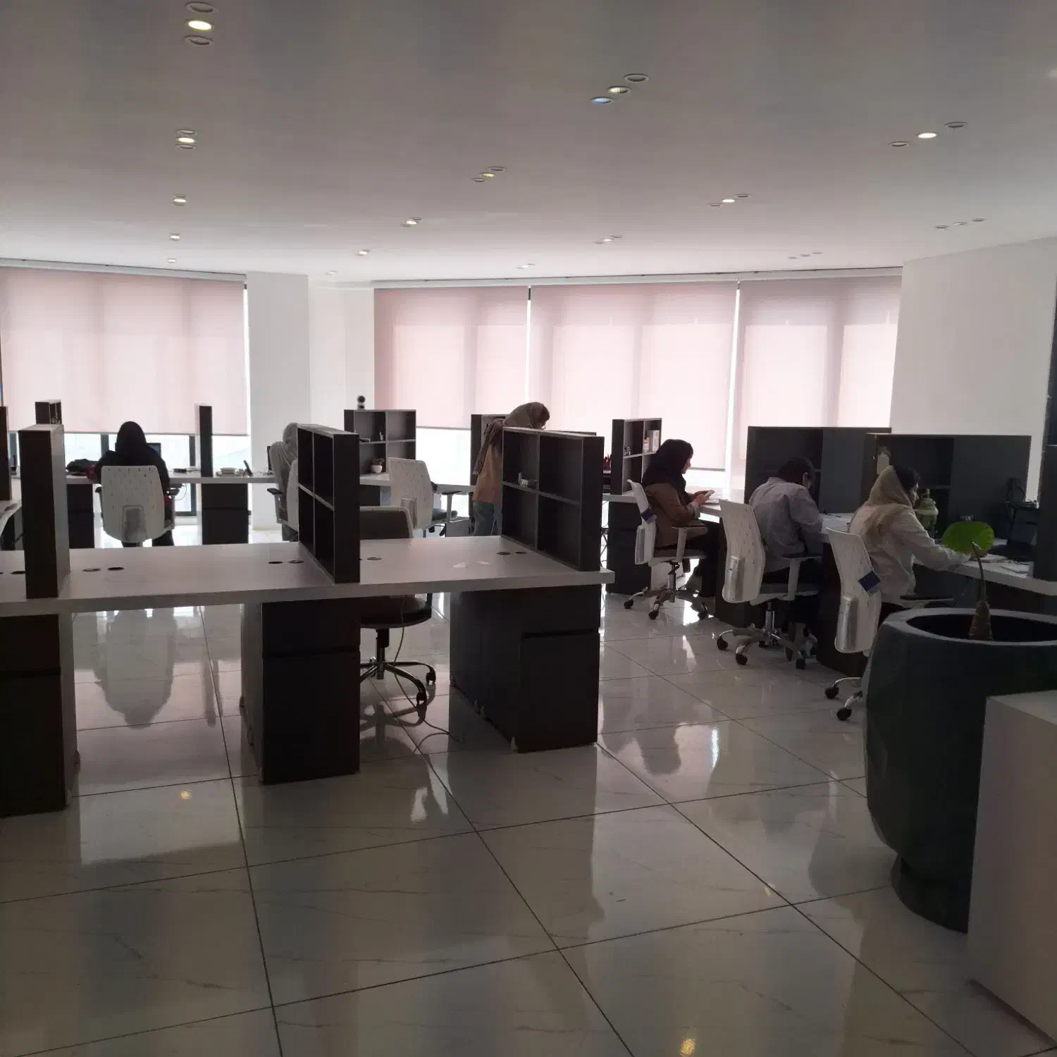 به یک ادمین حضوری دیگر نیاز داریم.|استخدام رایانه و فناوری اطلاعات|بندر گناوه, |دیوار