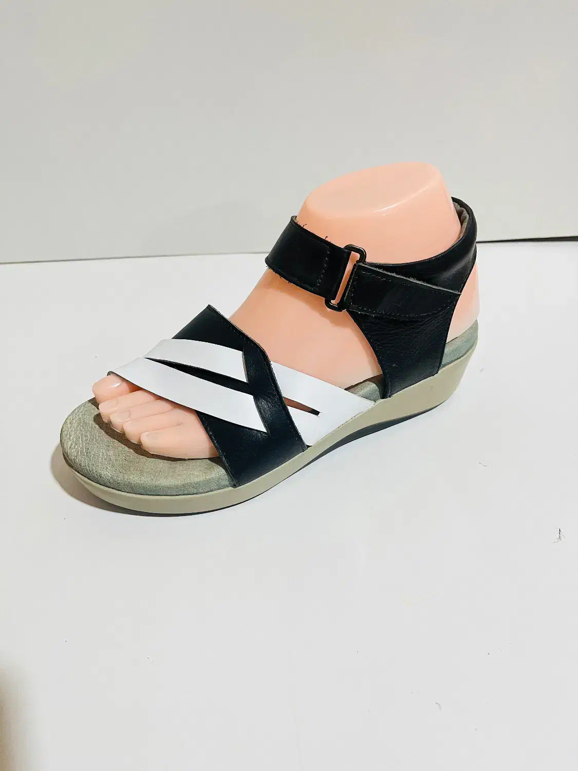 صندل و دمپایی چرم طبیعی|کیف، کفش، کمربند|قشم, |دیوار