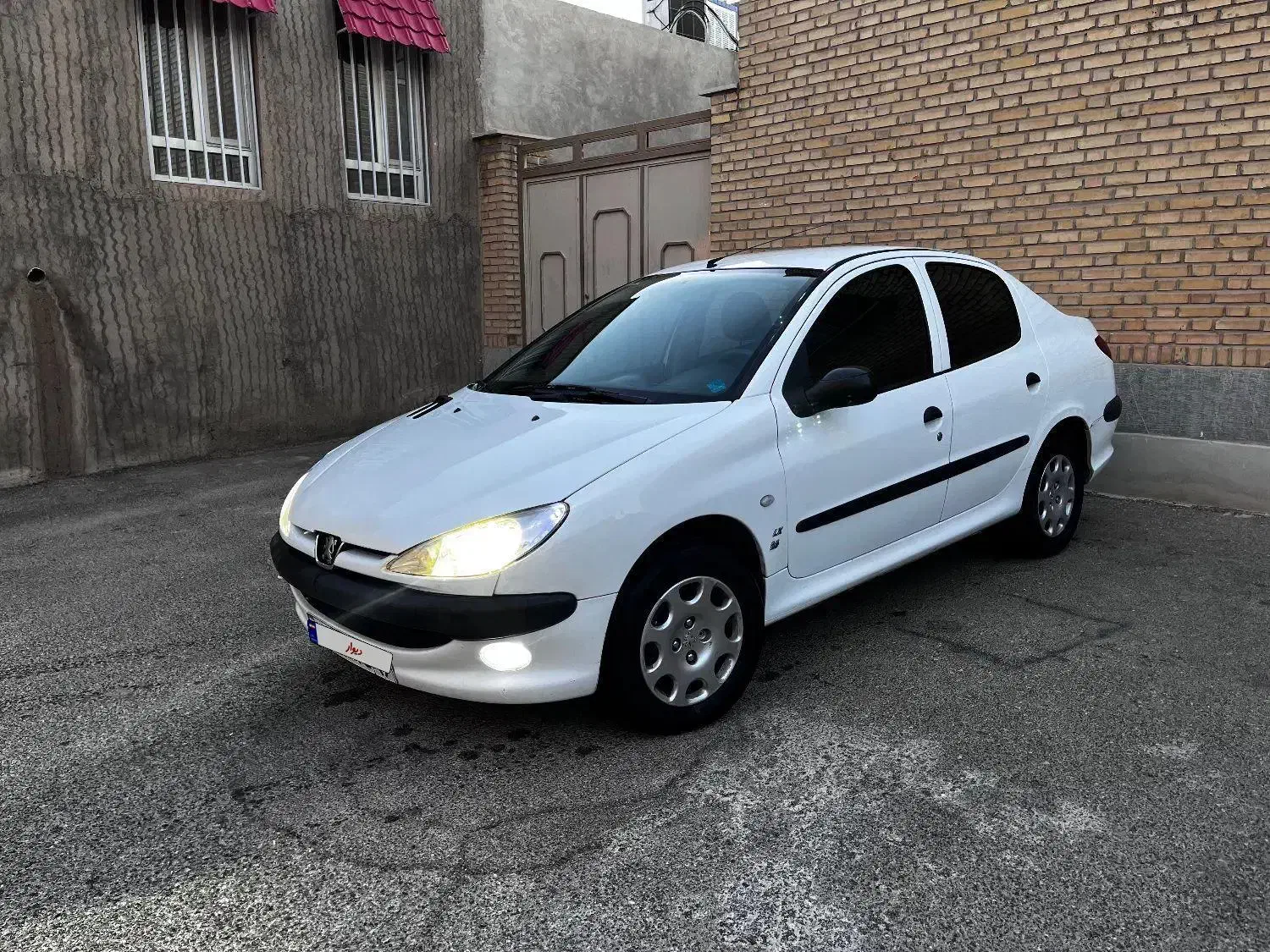 اس دی وی ۸ بسیار تمیز۱۳۹۳|خودرو سواری و وانت|دامغان, |دیوار