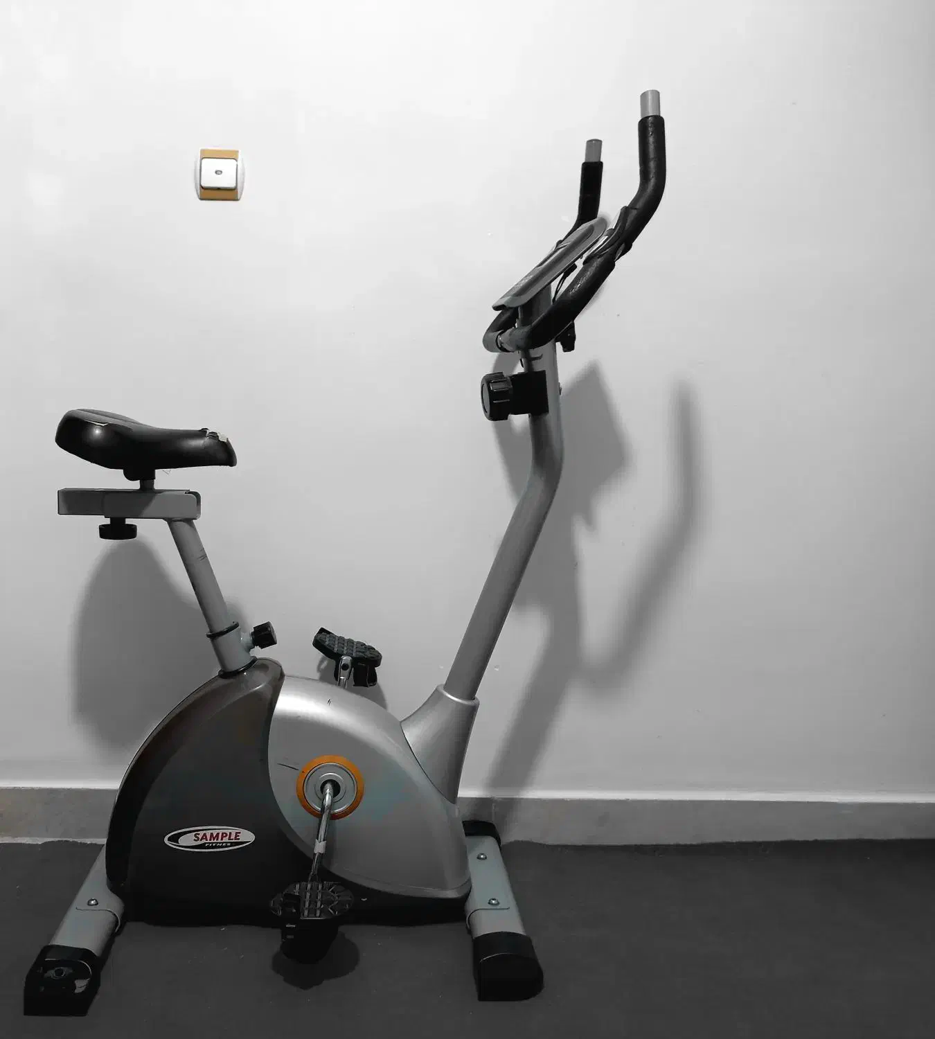 دوچرخه ثابت سمپل|تجهیزات ورزشی|اسلام‌شهر, شهرک قائمیه|دیوار