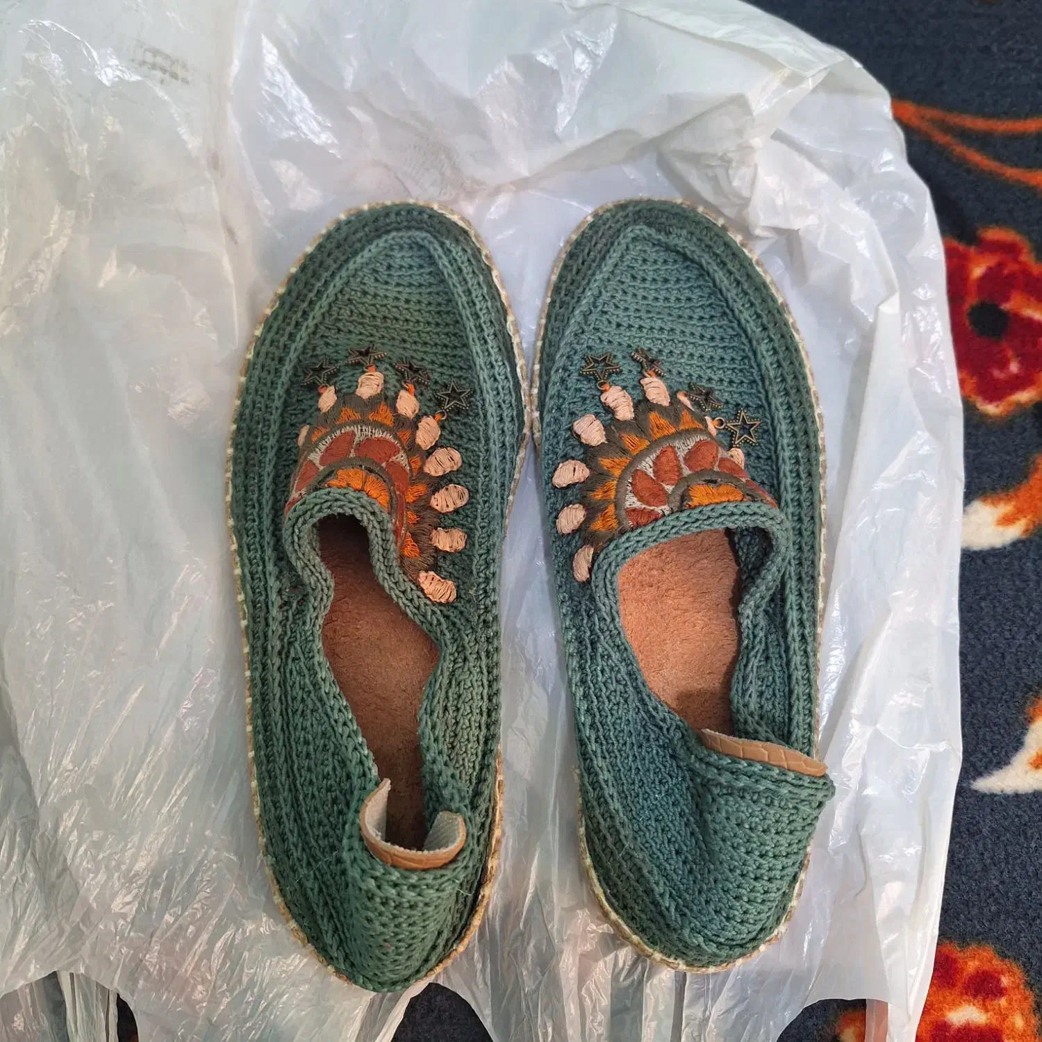 گیوه دستباف زنانه|کیف، کفش، کمربند|قدس, شهرقدس|دیوار