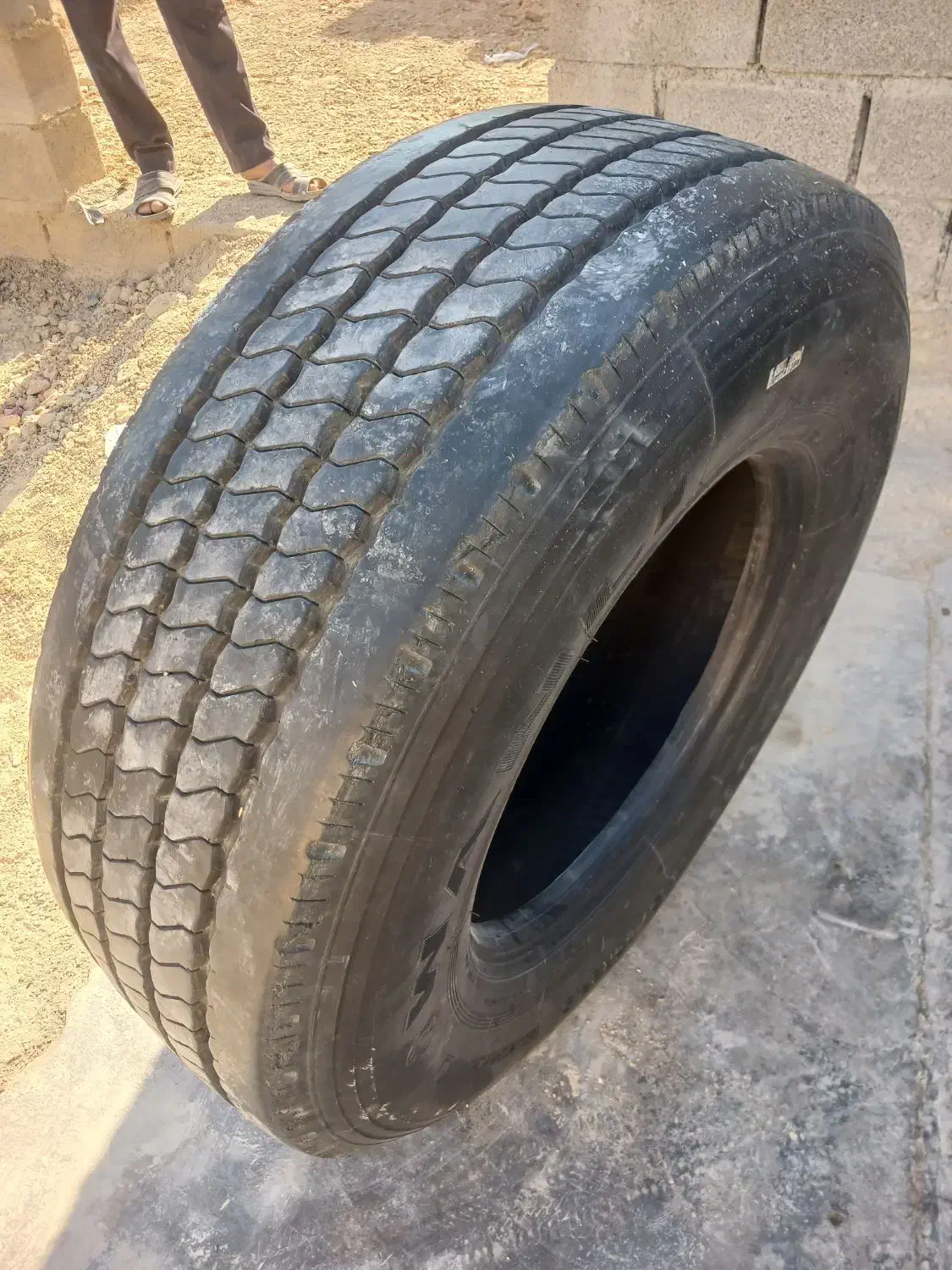 لاستیک ماشین بزرگ|قطعات یدکی و لوازم جانبی|رامشیر, |دیوار