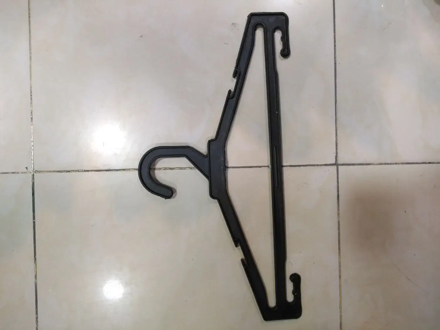 چوب ، رگال|بندرخت و رخت‌آویز|کرج, اصفهانی‌ها|دیوار