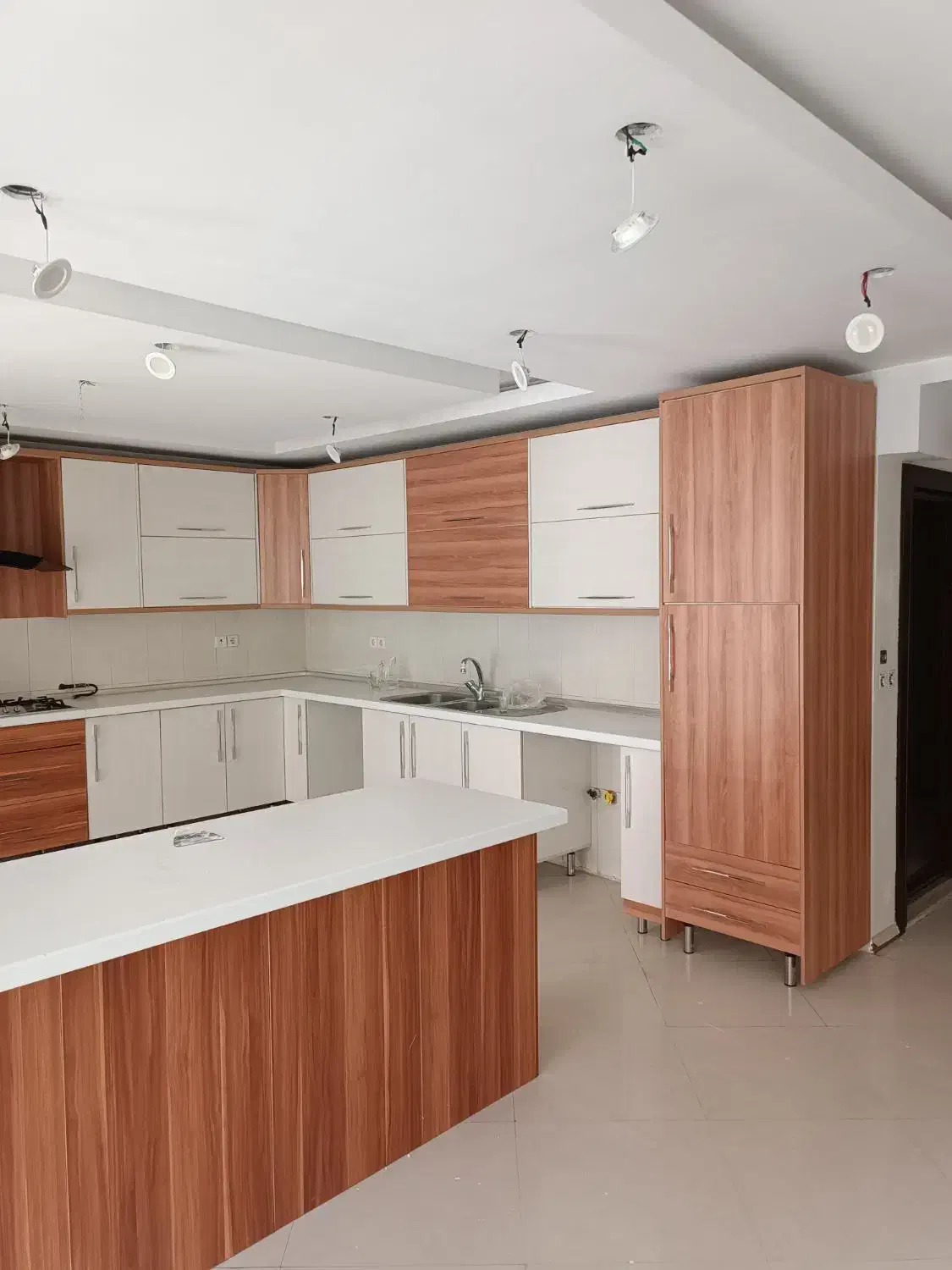 ** ۱۸۰ متر ۳خ فول آریافر گلدیس **