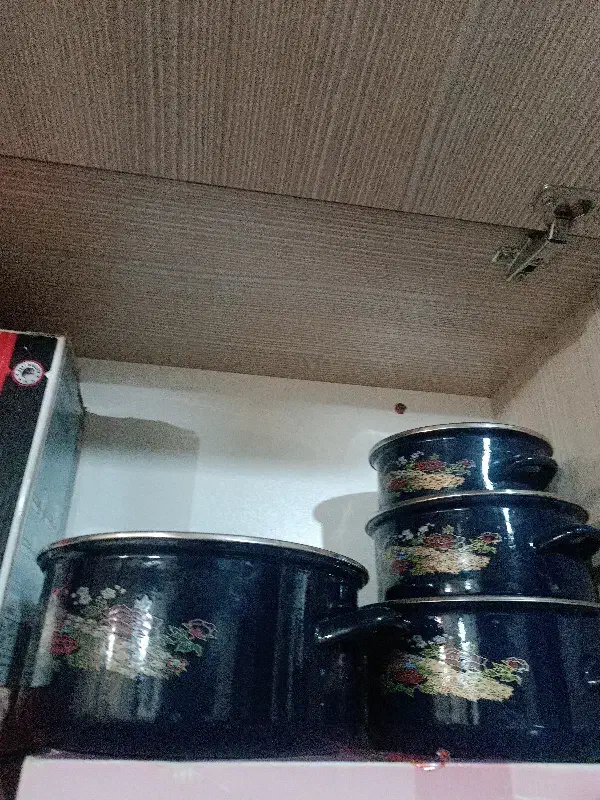 قابلمه لعابی|ظروف پخت‌وپز|تبریز, |دیوار