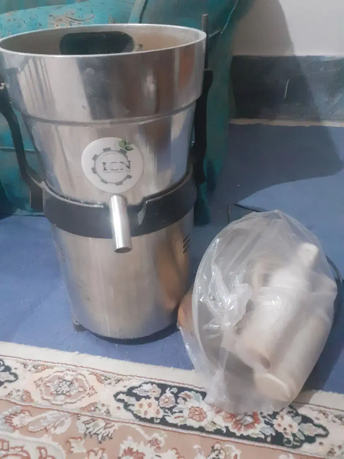 فروش دستگاه آبمیوه گیری صنعتی|آبمیوهگیر و آبمرکباتگیر|قم, چهار مردان|دیوار