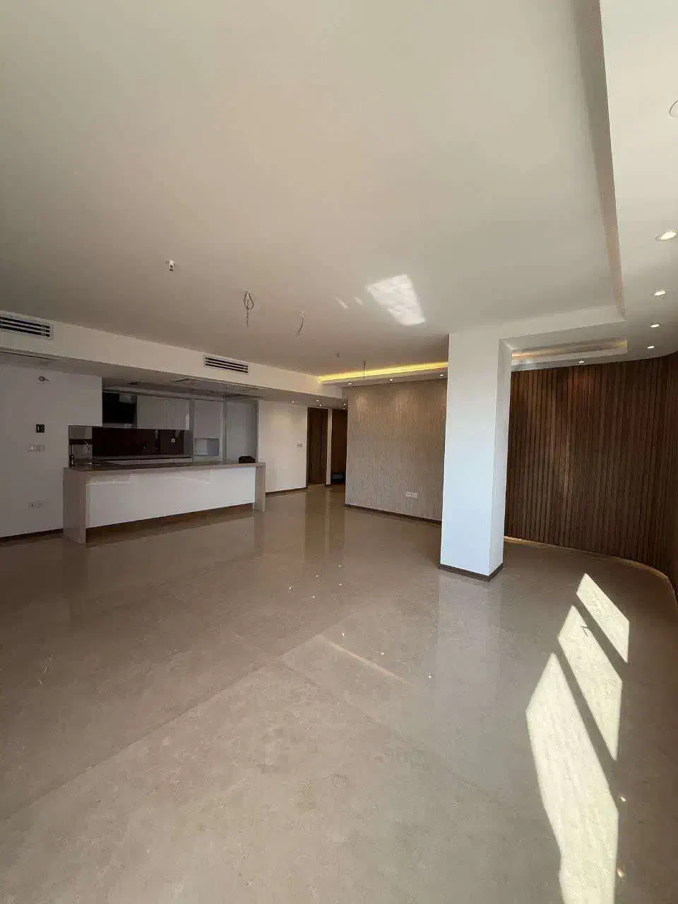 آپارتمان۲طرف نور۱۴۷متری خ سهروردی(کلید نخورده)|اجارهٔ آپارتمان|اصفهان, باغ زیار|دیوار