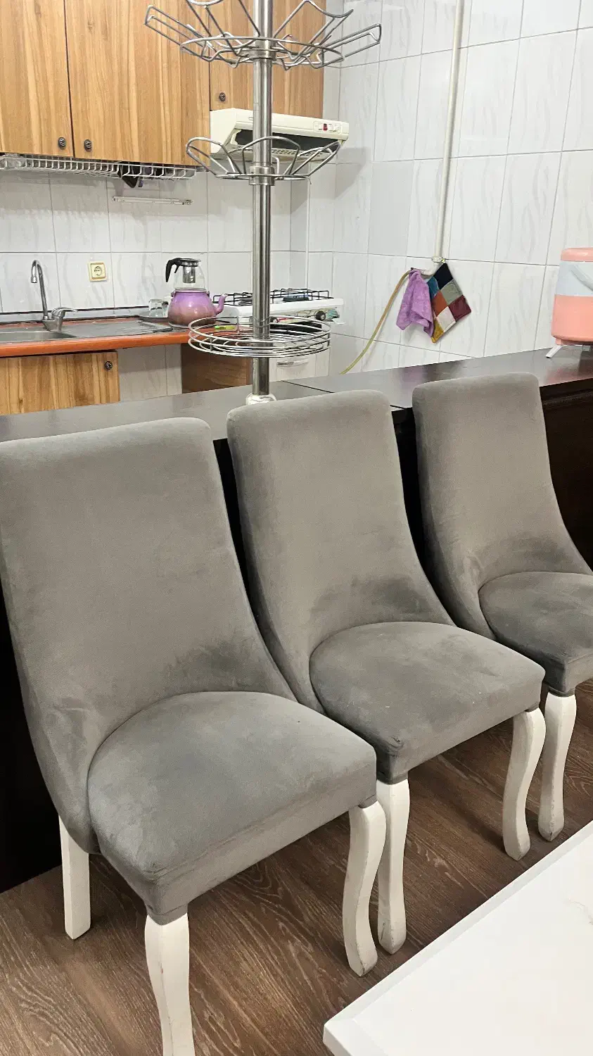 ارایشگاه و سالن زیبایی|مبلمان خانگی و میز عسلی|پرند, فاز ۵|دیوار