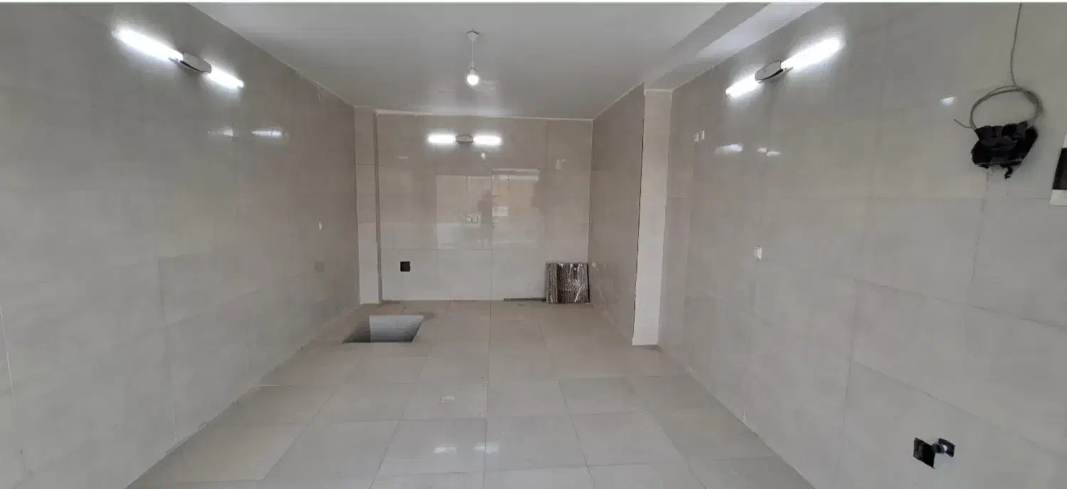 مغازه 50 متر مفید واقعی/نوساز/بر خیابان 24متری|فروش مغازه و غرفه|خمینی‌شهر, |دیوار