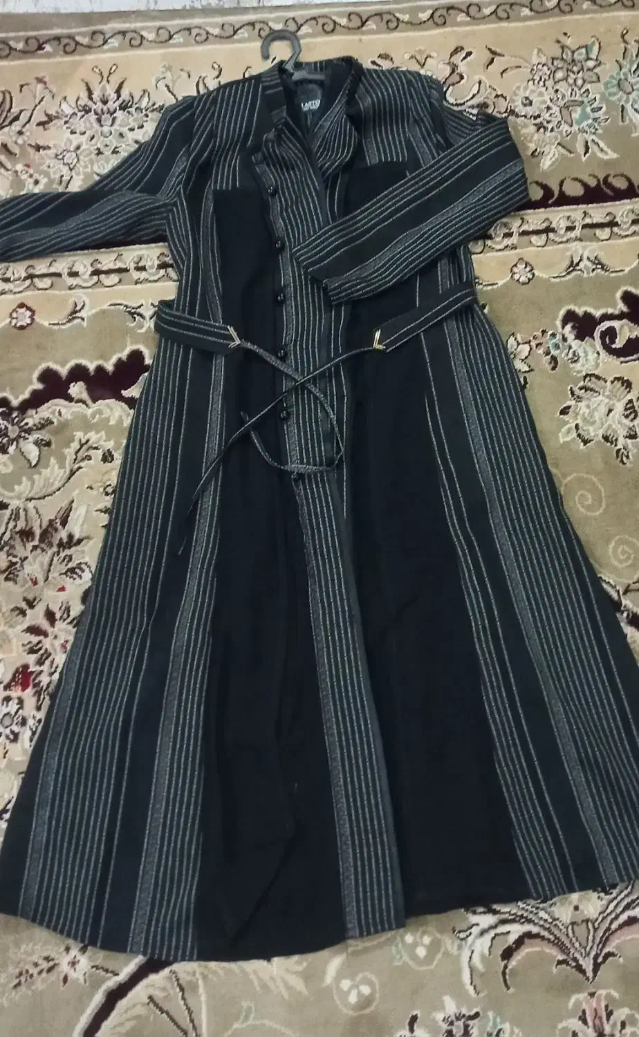 سه عددمانتودرحدخیلی نو|لباس|مراغه, |دیوار