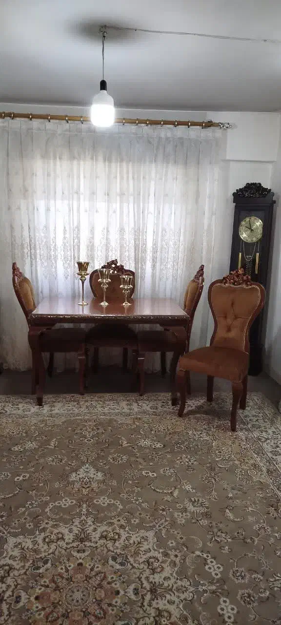 فروشی در حد نو|میز و صندلی غذاخوری|بروجرد, |دیوار