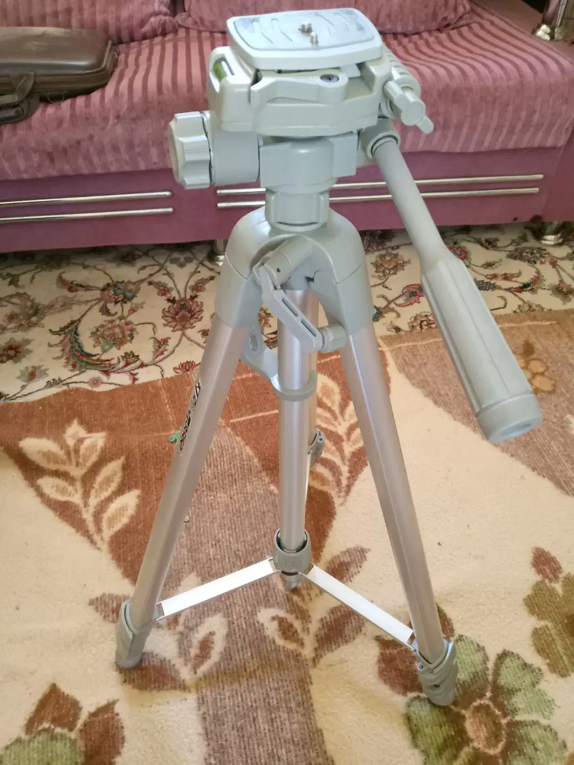 سه پایه دوربین فروشی|دوربین عکاسی و فیلمبرداری|کاشان, امیرکبیر|دیوار