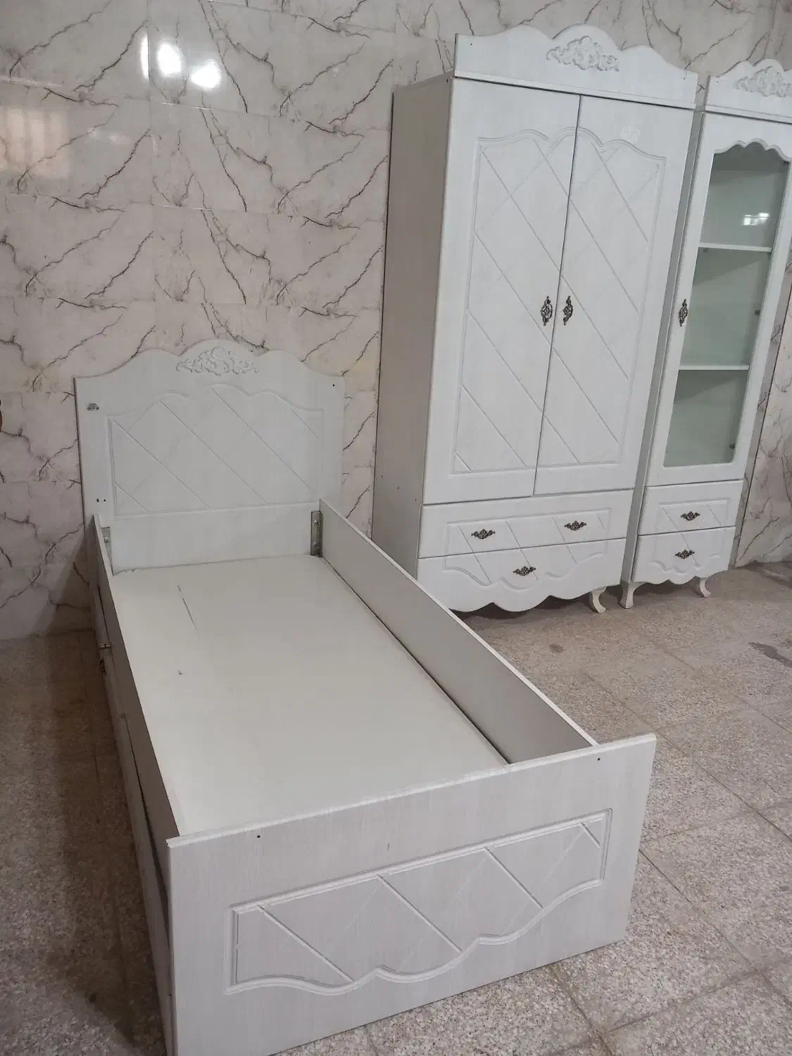 سرویس خواب درجه یک|تخت و سرویس خواب|کوهدشت, |دیوار